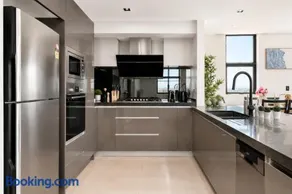 Central Ultimo 3BR - Pool,Gym & 2 Parking-Balcony - Image 3