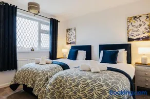 Danby House Messingham - Sleeps 5 Family & Contractor - Garden & Parking - Scun-thorpe, Brigg, Elsham, Barton - Image 3