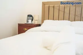 Majestic Inn Liverpool - Image 2