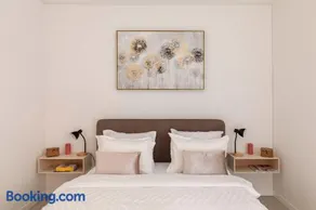 Magic Deluxe Suites - Free Parking - Image 1