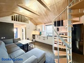 Comfortable Villa For 4 Workers & Travelers With Free Parking Near Volvo - Image 1