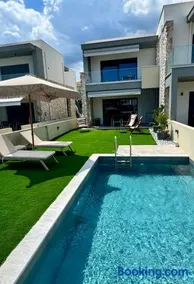 Trinity Pool Villas WHITE - Image 1