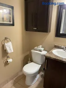 Cozy 2 bedroom home in Chatham - left side - Image 2