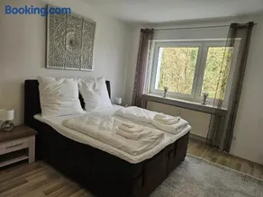 Exklusive Ferienwohnung mit viel Platz und Ruhe - Image 4
