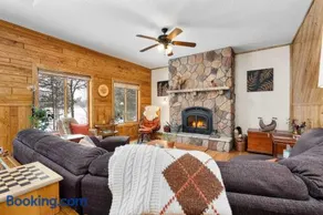 Horseshoe Lake Home with Kayaks and Sunset Views - Image 2