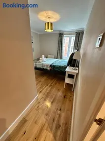 Marina Flat, Swansea - Perfect Location - Image 4
