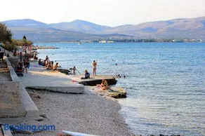 Apartments by the sea Slatine, Ciovo - 15311 - Image 2