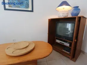 Appartement avec jardin proche plage et port, 2 chambres, parking privé, équipements complets - FR-1-481-56 - Image 4