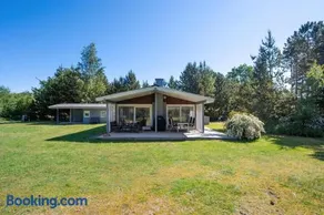 Well-Designed House In Scenic Surroundings - Image 2