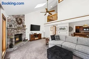 Ski-In Ski-Out SnowPine Village Townhouse - Image 1