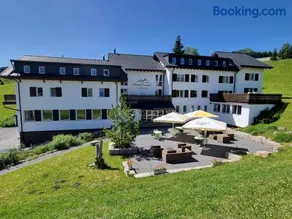 Hotel Cristal Flumserberg - Image 1