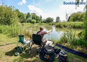 Hanworth Country Park - Image 2