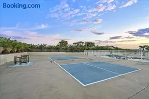 Luxury 5BR Retreat Pool Hot Tub Gym 7000sqf - Image 3