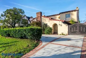 Spacious 4BR Spanish Villa In Hancock Park - Image 2