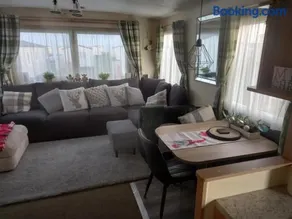 SANDY BAY STAYOVER - Image 3