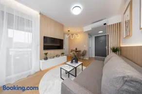 Stylish Metodova Apartment - Central Mall &Parking - Image 2