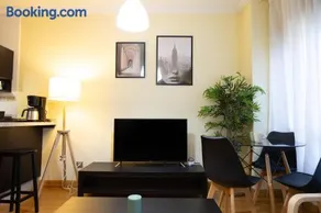 Apartamento con garaje, céntrico y luminoso - Image 4