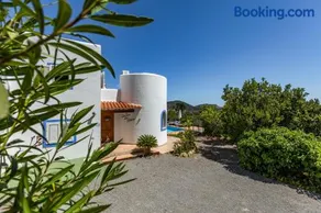 Charming villa with pool, Can Toni Mateu. - Image 4