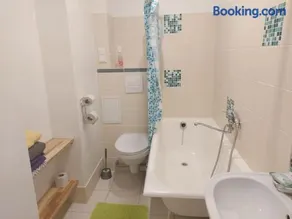 Comfy apartment with 2 bedrooms - Image 4