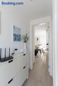 Cozy and sea views private terrace apartment - Image 2