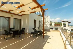 Penthouse at White Cliffs - Image 3