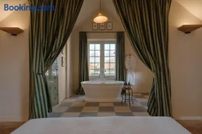 RIVE, Side House - Maison bord de Seine avec piscine & services - Image 3
