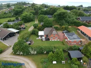 Thatched Holiday Home in Struer, Jutland with a view - Image 2