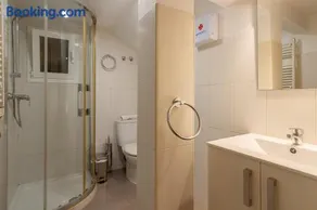 Konporte, Vivienda Turística Renovada con Wifi y Garaje - Image 4