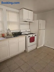 Private apartment with 1 bedroom and 1 bathroom - Image 2
