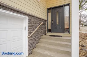 Serene Getaway in Plymouth, MN - 4 bedroom home - Image 2