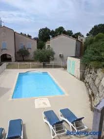 Maisonnette dans domaine avec piscine à Nyons, pays des olives - Image 2