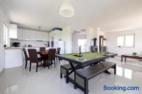 Three-Bedroom Holiday Home Vida with Private Pool - Image 1