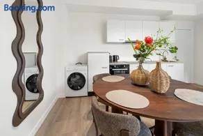 Private apartment w small garden, airco, kitchen - Image 3