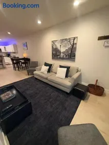 Urban Seattle 2br With Free Parking Near Downtown & Capitol Hill With Transit Access - Walkable To Madison Park Beach & Arboret - Image 2