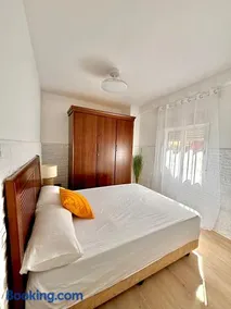 Vivienda Turística Centro, planta baja, zona tranquila, fácil aparcamiento - Image 1