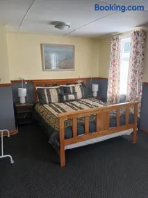 Hunters Hotel - Image 2