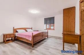 Holiday Home Pr'Lukčevih with 4 Bedrooms & Indoor Sauna - Image 3