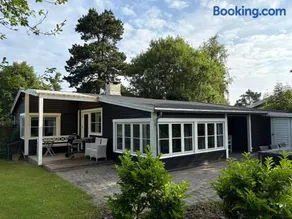Charming 3-Bedroom Summerhouse With A Big Garden - Image 4