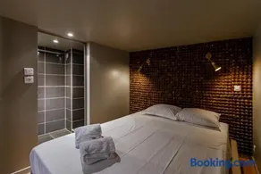 Duplex climatisé dans un monument historique - Image 1