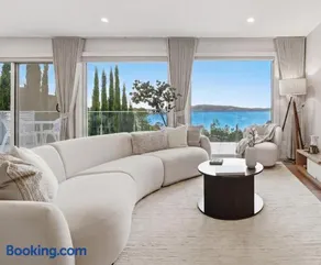 Bayview Luxe Retreat - Image 1