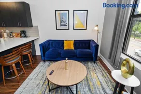 Cozy Chicago Smoke Ok 3BR Suite Near McCormick - Image 1