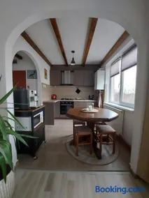 Apartment next to castle park - Image 2