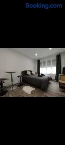 Élégant studio avec jacuzzi - Image 1