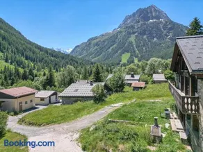 Comfortable, spacious and bright property in Vallorcine Smooth Check-in & Private Parking - Image 1