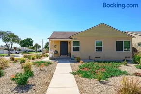 Stylish New Home Bright Modern & Fully Stocked - Image 1