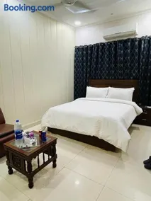 The Lodge Inn - Image 1