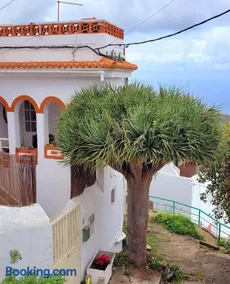 Acoran Family Ocean View Guest House With Daily Yoga Practice Included North Gran Canaria PRIVATE ROOM PET FRIENDLY - Image 1