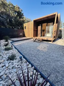 Les Deux M Tiny House with Private Garden - Image 2