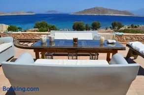 Villa Blu Majestic beach villa - Image 1