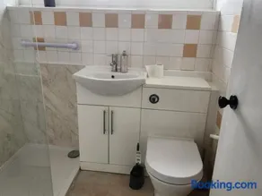Beautiful two Bedroom house Entire house - Image 2